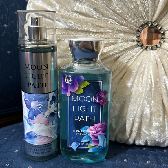 Bath & Body Works Other - BATH & BODY WORKS SET. . . MOON LIGHT PATH SCENT